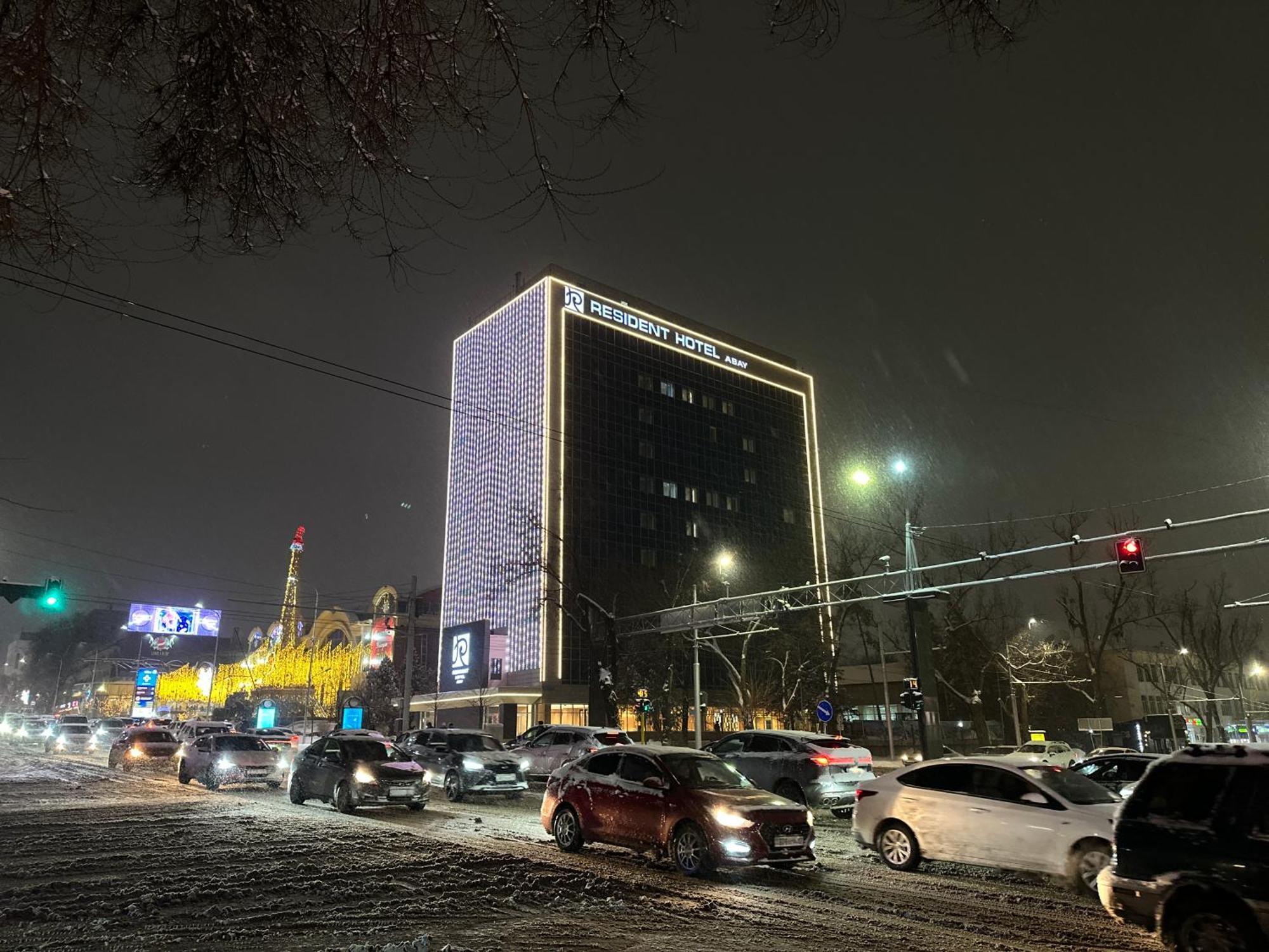 אלמטי Resident Hotel Abay מראה חיצוני תמונה
