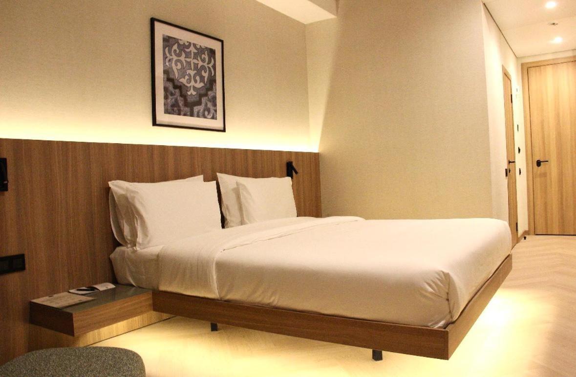 אלמטי Resident Hotel Abay מראה חיצוני תמונה