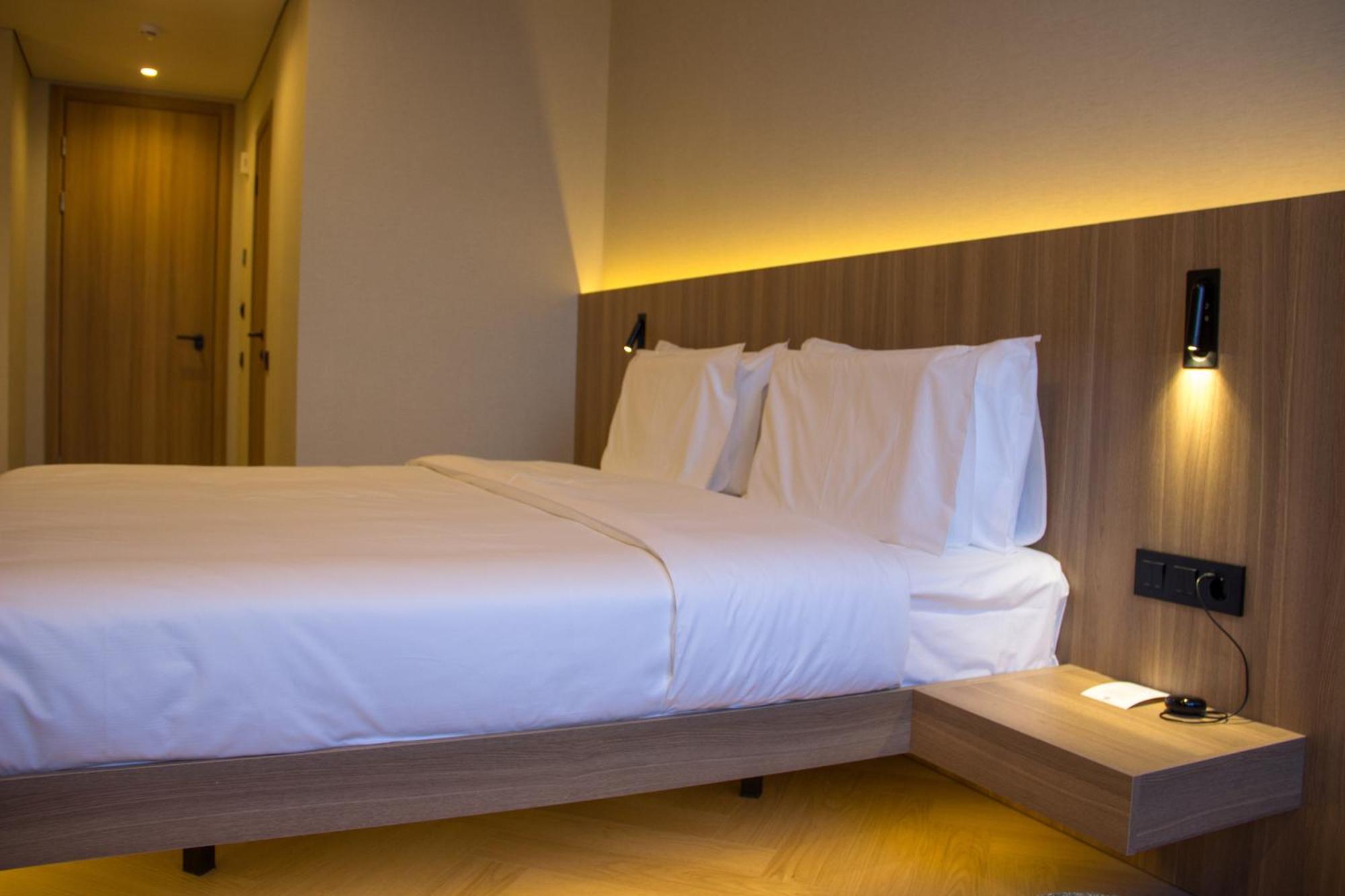 אלמטי Resident Hotel Abay מראה חיצוני תמונה