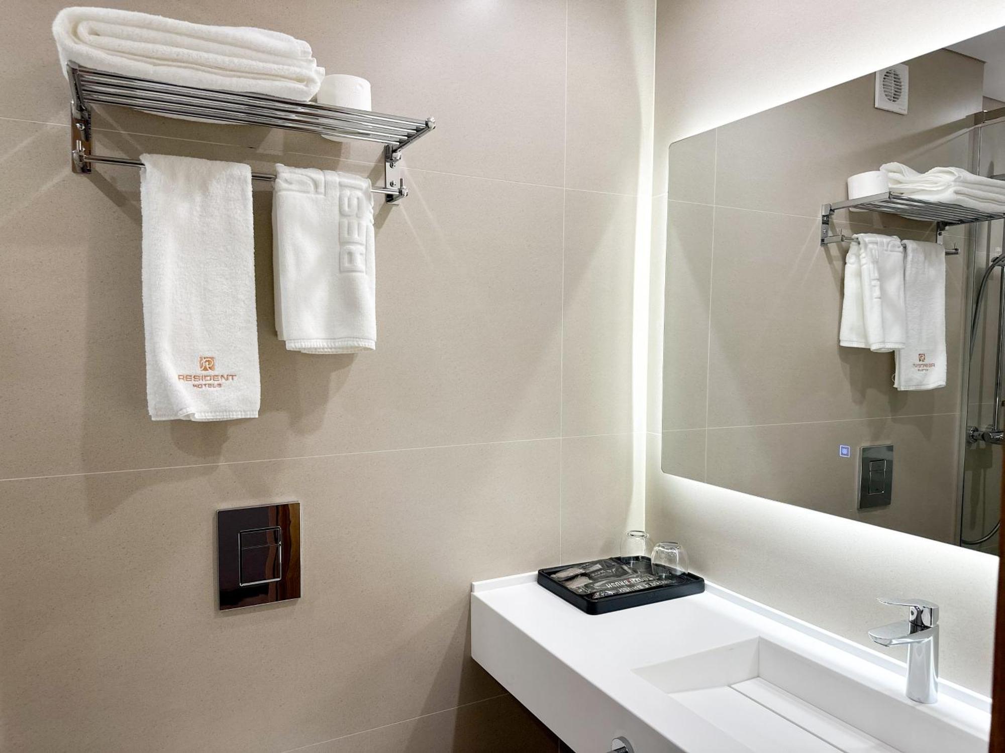 אלמטי Resident Hotel Abay מראה חיצוני תמונה