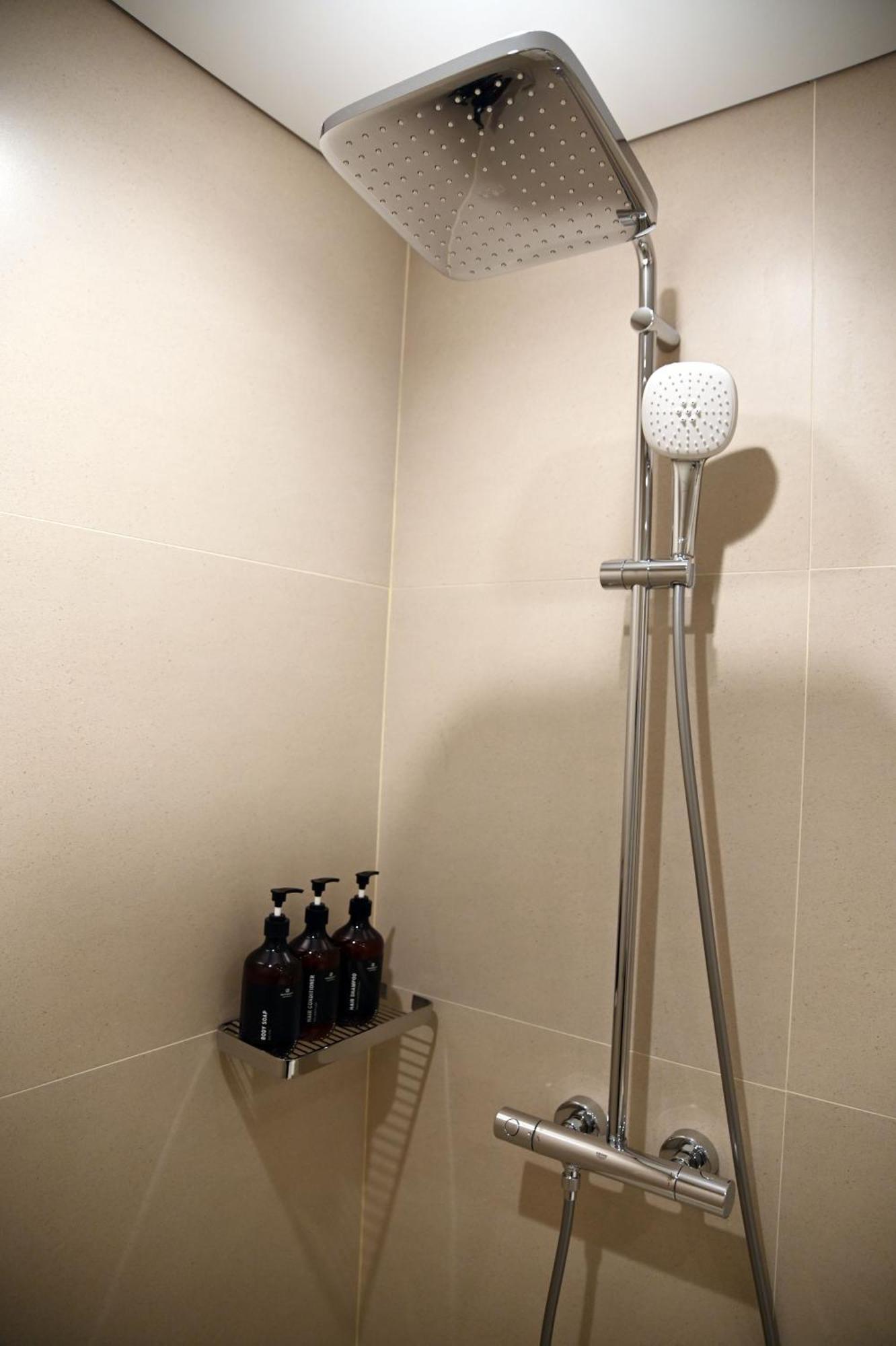 אלמטי Resident Hotel Abay מראה חיצוני תמונה